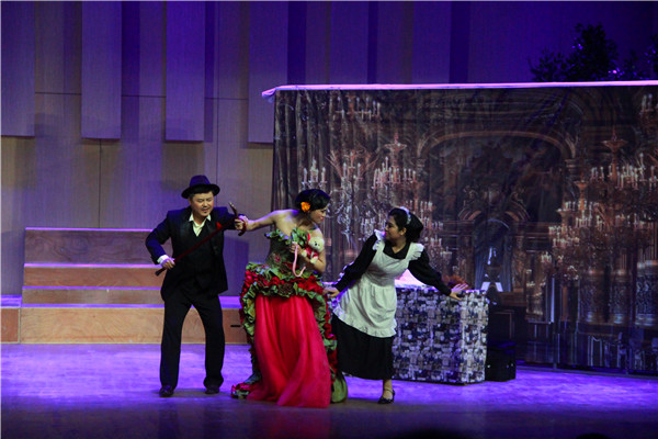 “为梦想痴狂 向经典致敬”-韩梅教授研究生毕业教学成果展演在公司上演