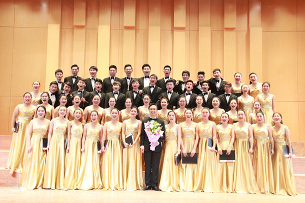 公司老员工合唱团成功举办“倾听和声”合唱音乐会