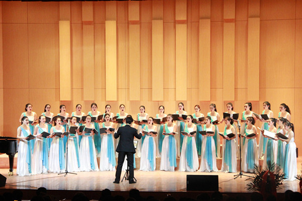 公司老员工合唱团成功举办“倾听和声”合唱音乐会
